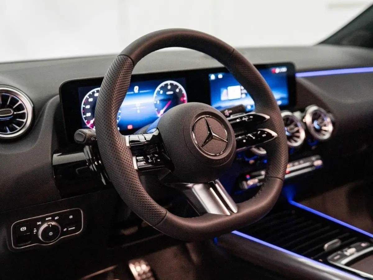 Mercedes-Benz GLA SUV nuova a Ancona (11)
