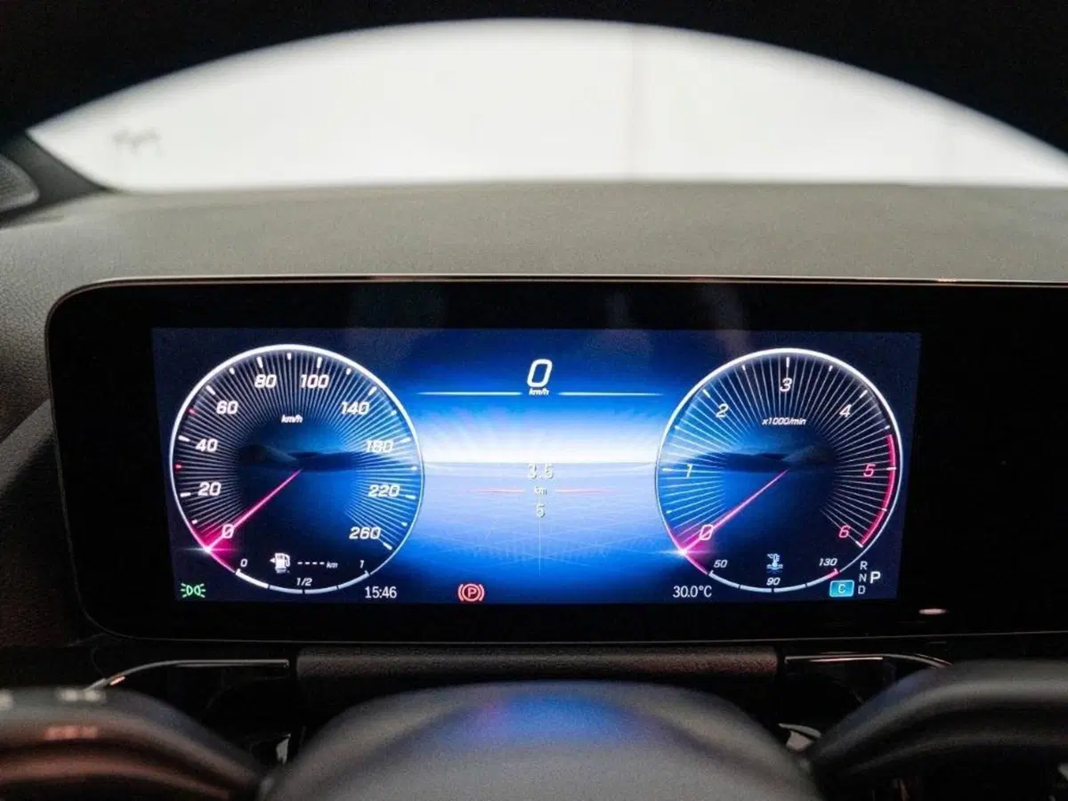 Mercedes-Benz GLA SUV nuova a Ancona (14)