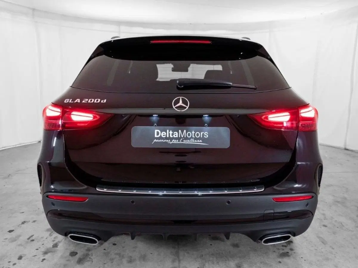 Mercedes-Benz GLA SUV nuova a Ancona (3)