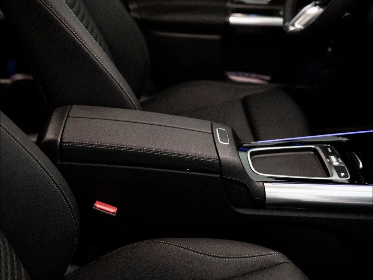 Mercedes-Benz GLA SUV nuova a Macerata (11)