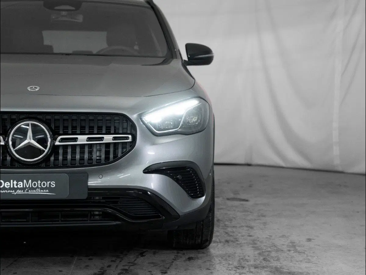 Mercedes-Benz GLA SUV nuova a Macerata (6)