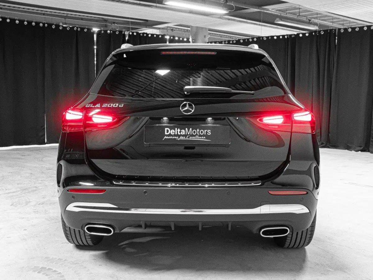 Mercedes-Benz GLA SUV nuova a Ancona (3)