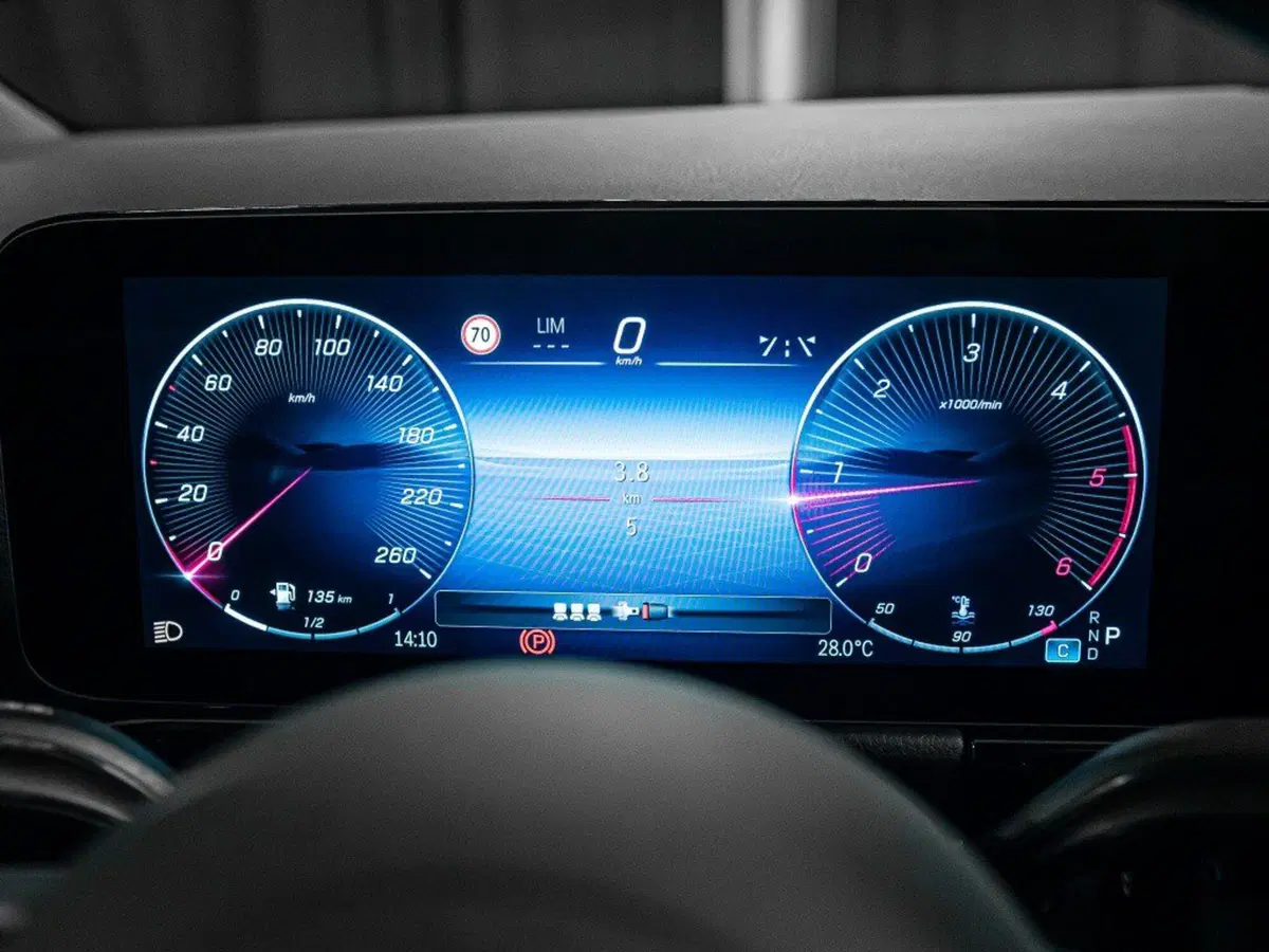 Mercedes-Benz GLA SUV nuova a Ancona (16)