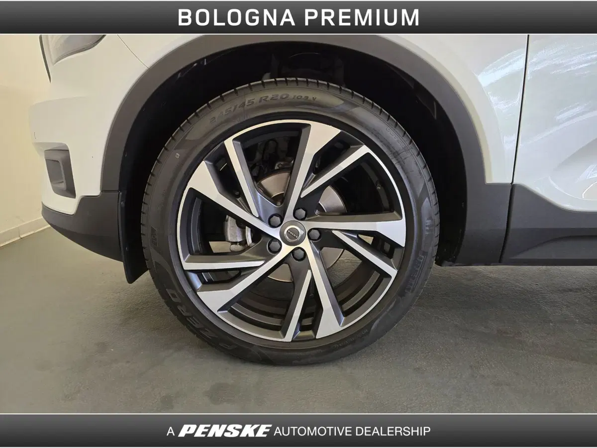 Volvo XC40 usata a Bologna (9)