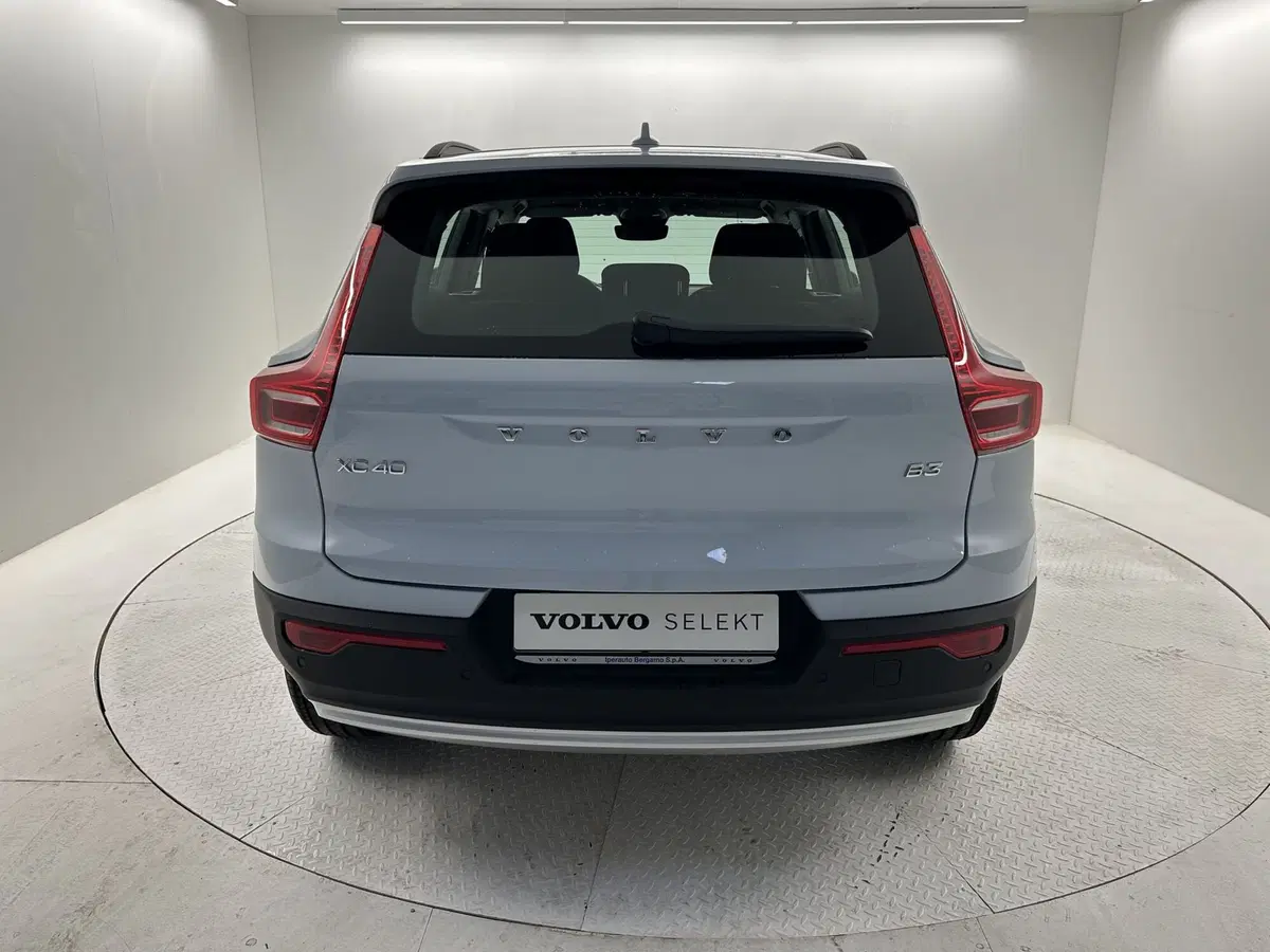 Volvo XC40 usata a Bergamo (7)