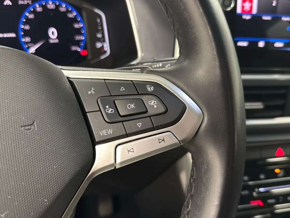 Volkswagen T-Roc usata a Varese (19)