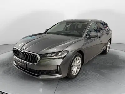 Skoda Superb 2.0 tdi Style 150cv dsg del 2026 usata a Carnago