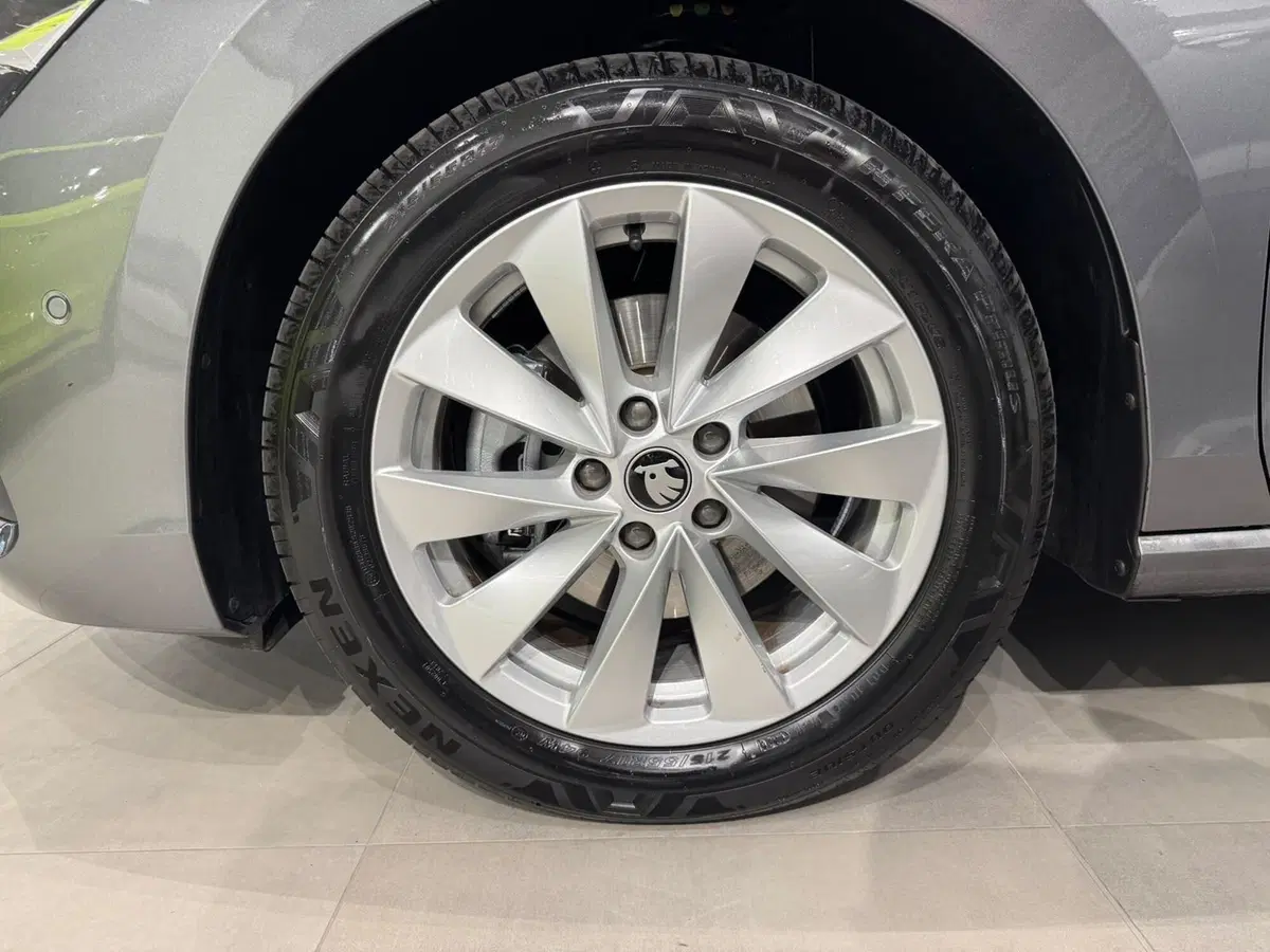Skoda Superb usata a Varese (5)