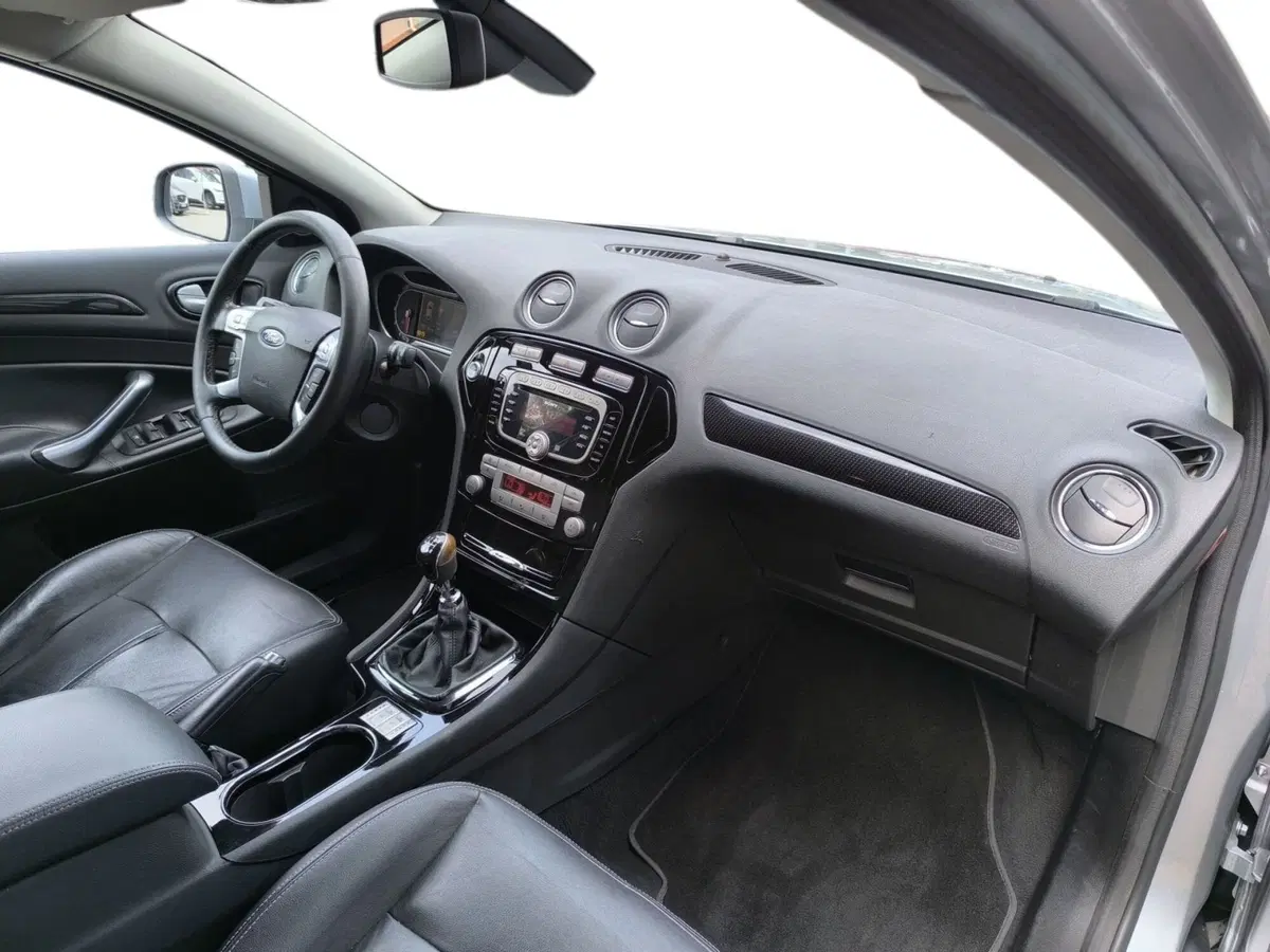 Ford Mondeo Station Wagon usata a Udine (12)