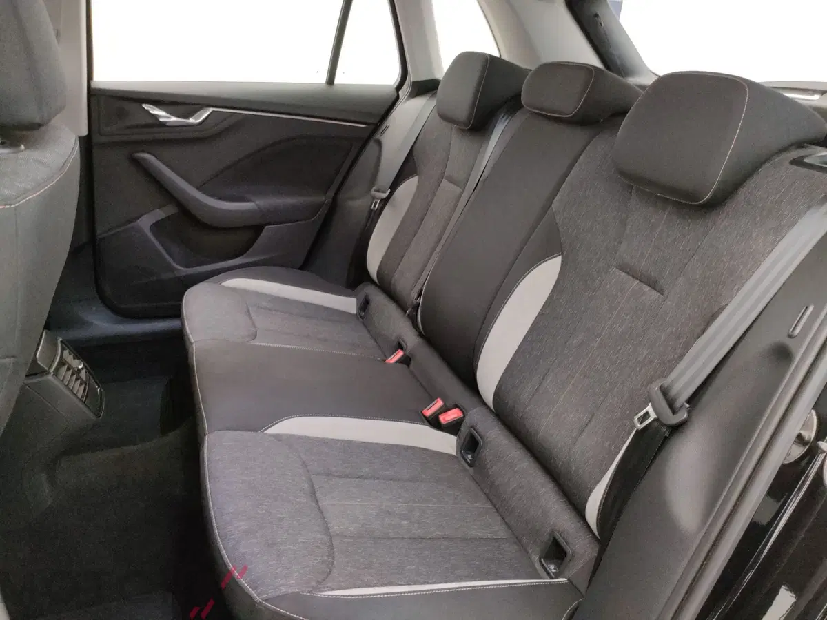 Skoda Kamiq usata a Varese (10)