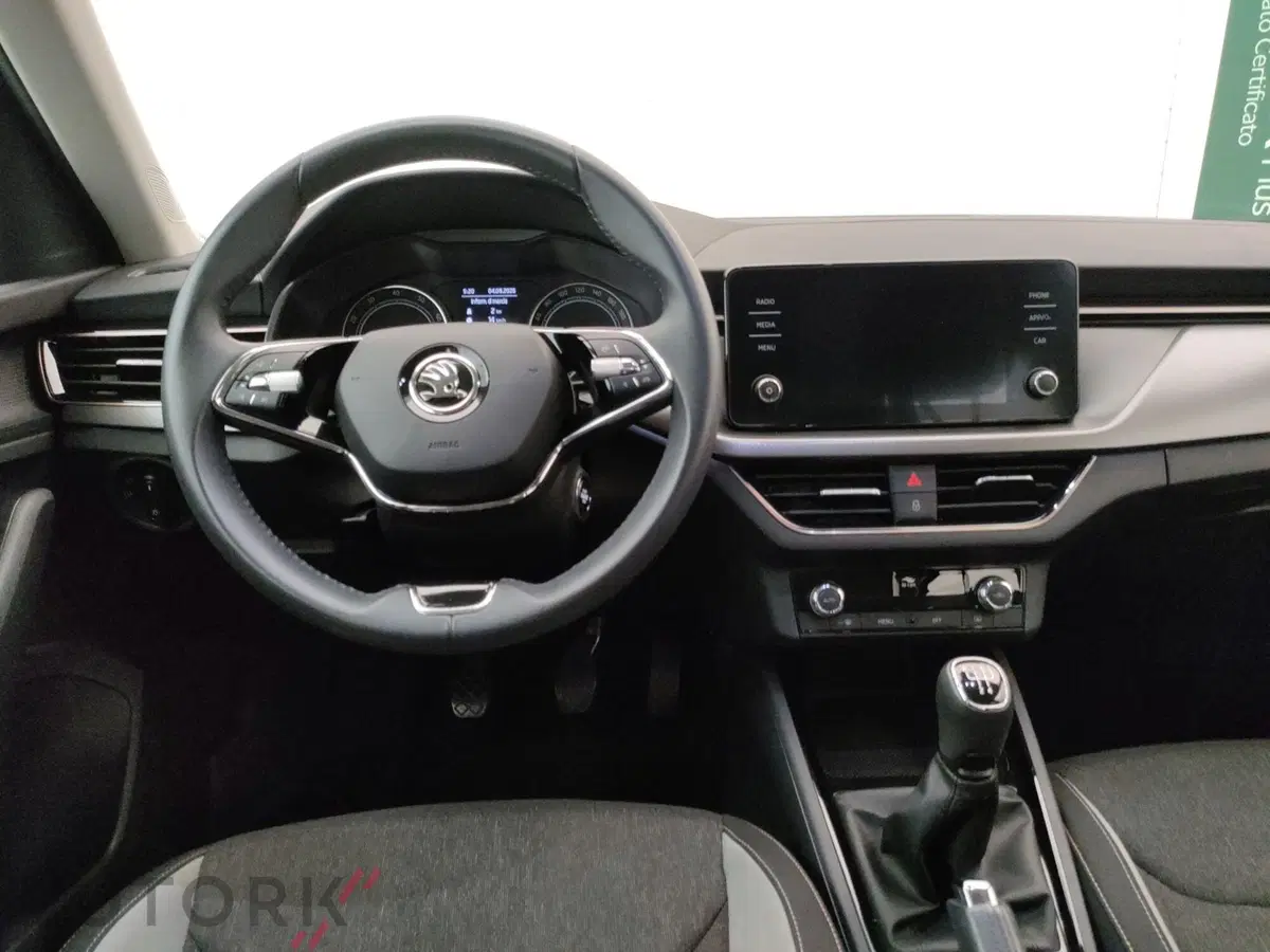 Skoda Kamiq usata a Varese (12)
