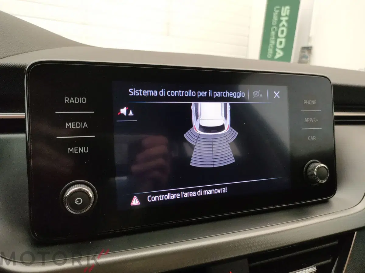 Skoda Kamiq usata a Varese (16)