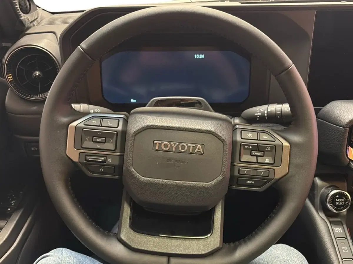 Toyota Land Cruiser nuova a Massa-Carrara (11)