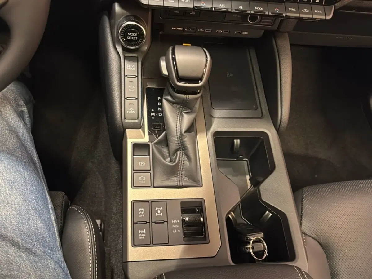 Toyota Land Cruiser nuova a Massa-Carrara (13)