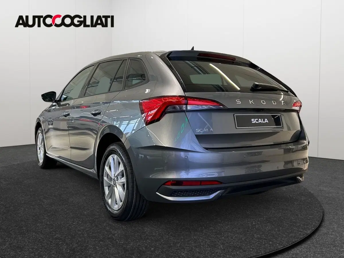 Skoda Scala nuova a Lecco (6)