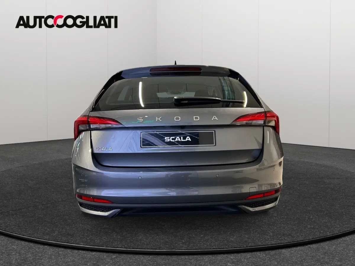 Skoda Scala nuova a Lecco (7)
