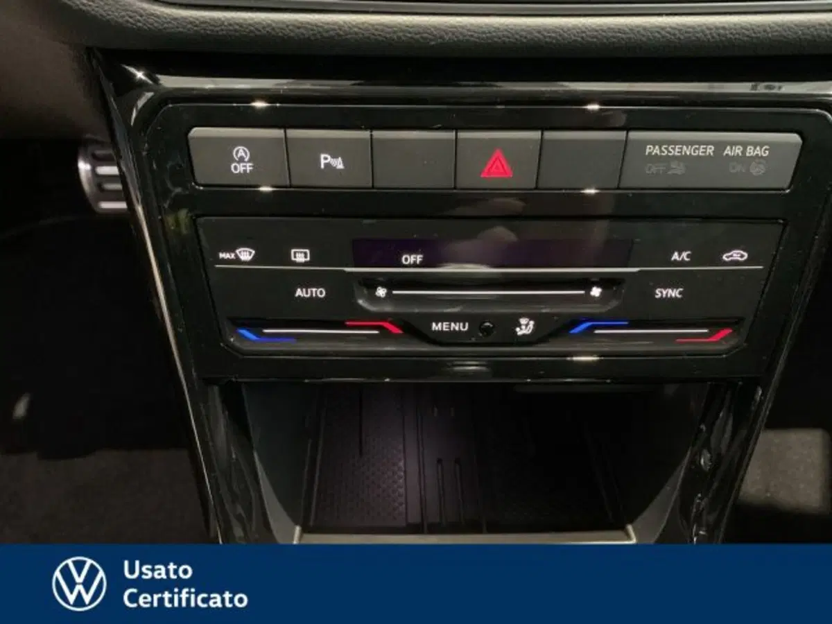 Volkswagen T-Cross nuova a Vicenza (14)