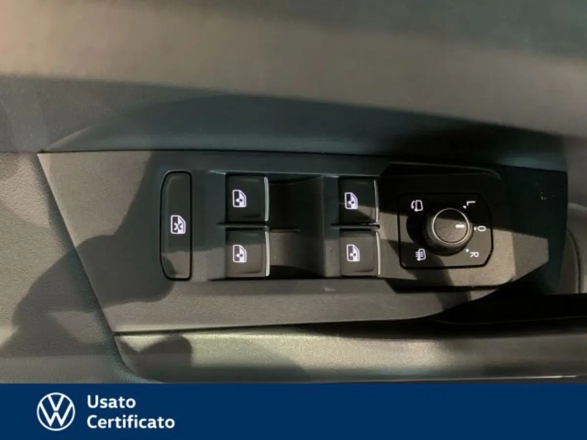 Volkswagen T-Cross nuova a Vicenza (17)