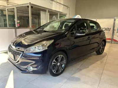 Peugeot 208 82 5 porte Allure del 2015 usata a Vitulazio