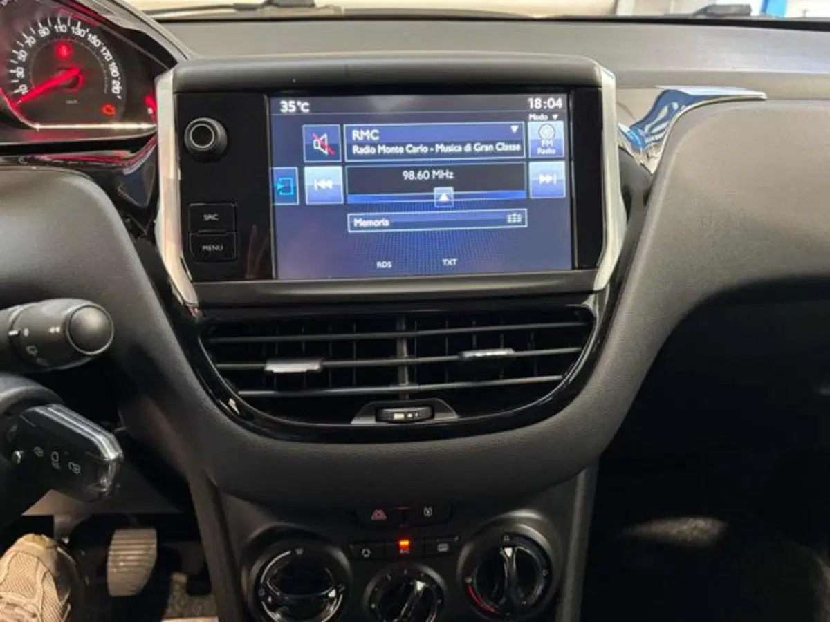 Peugeot 208 usata a Caserta (7)