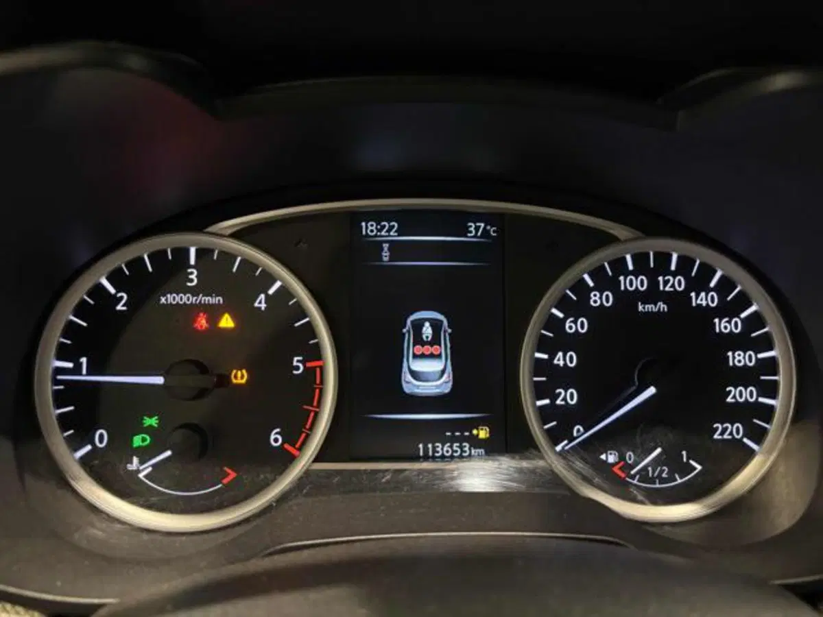 Nissan Micra usata a Caserta (7)
