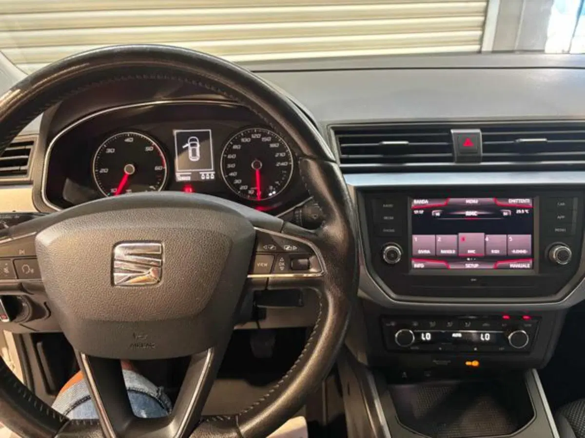 SEAT Arona usata a Caserta (9)