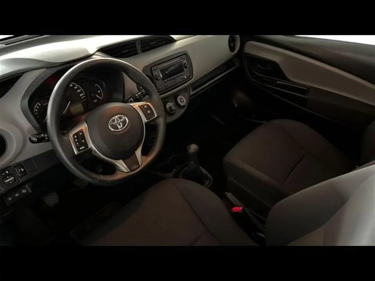 Toyota Yaris usata a Firenze (11)