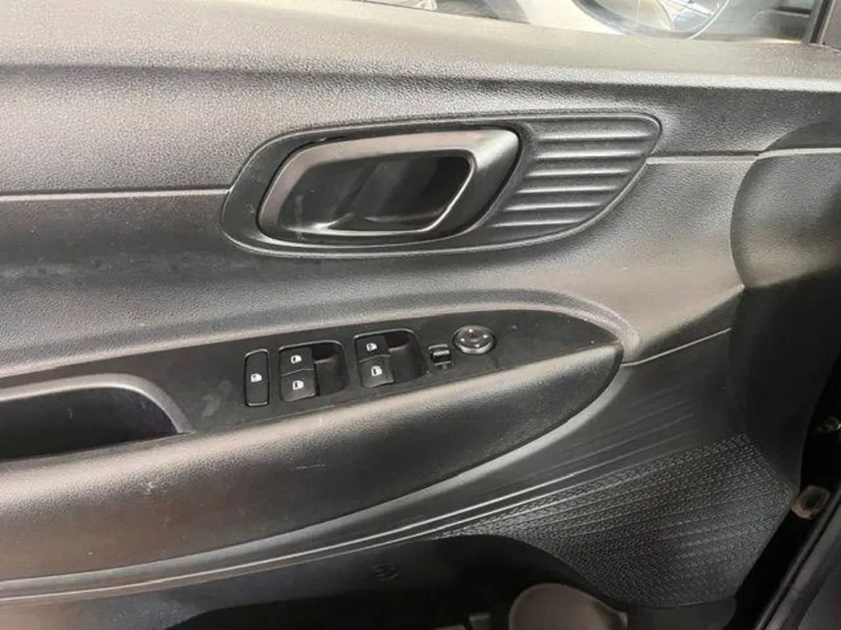 Hyundai i20 usata a Verbano Cusio Ossola (11)