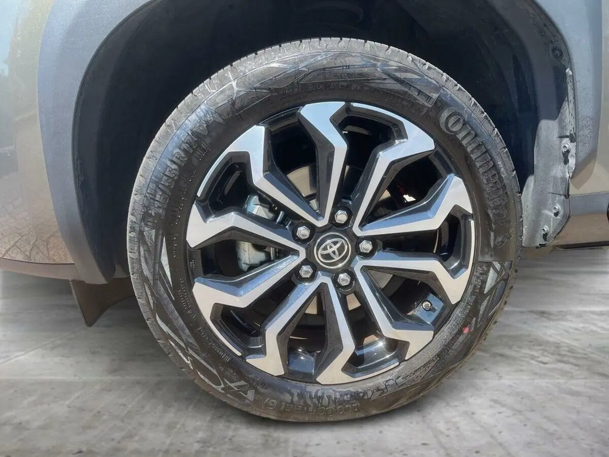 Toyota Yaris Cross usata a Lecco (14)