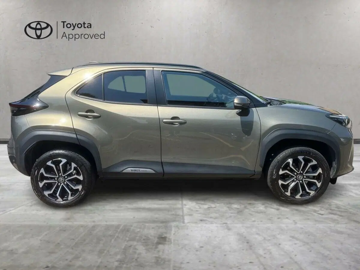 Toyota Yaris Cross usata a Lecco (4)