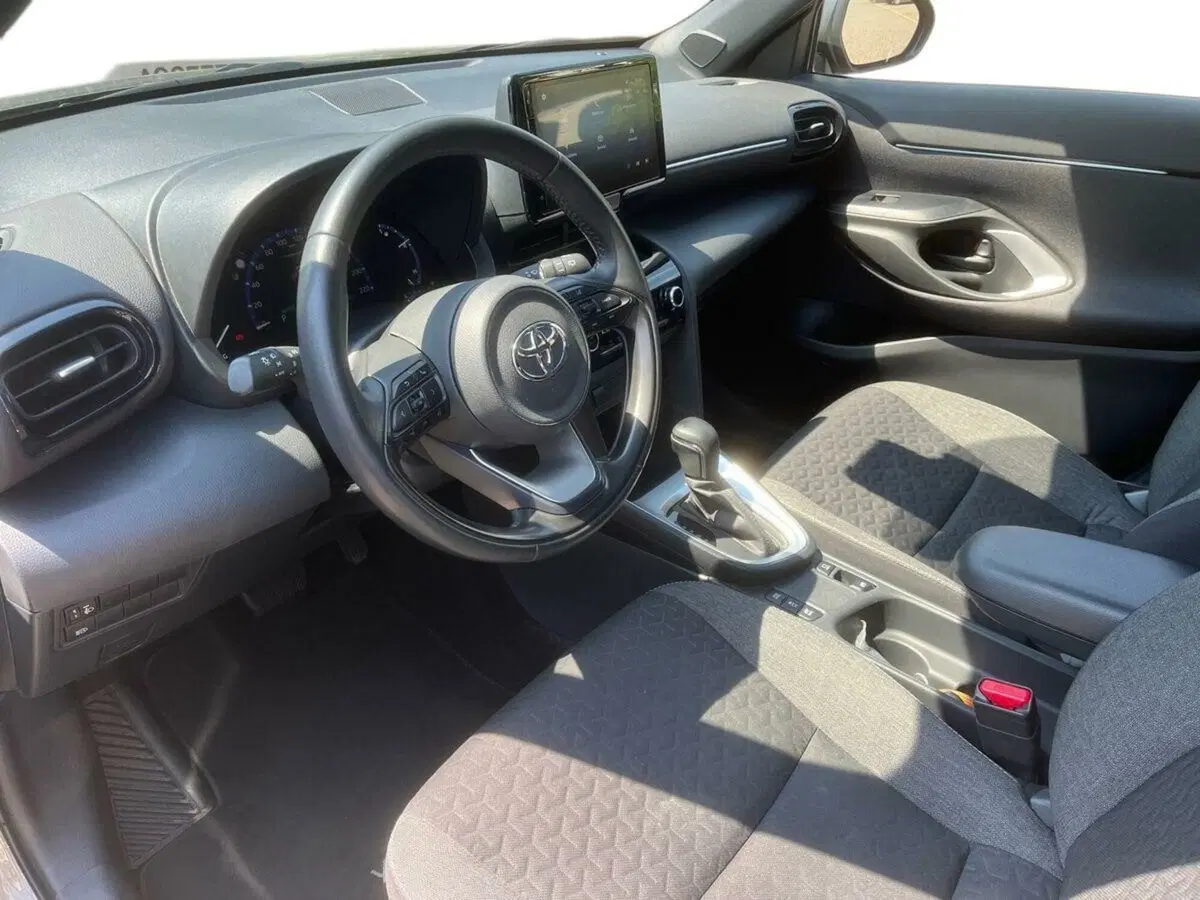 Toyota Yaris Cross usata a Lecco (7)