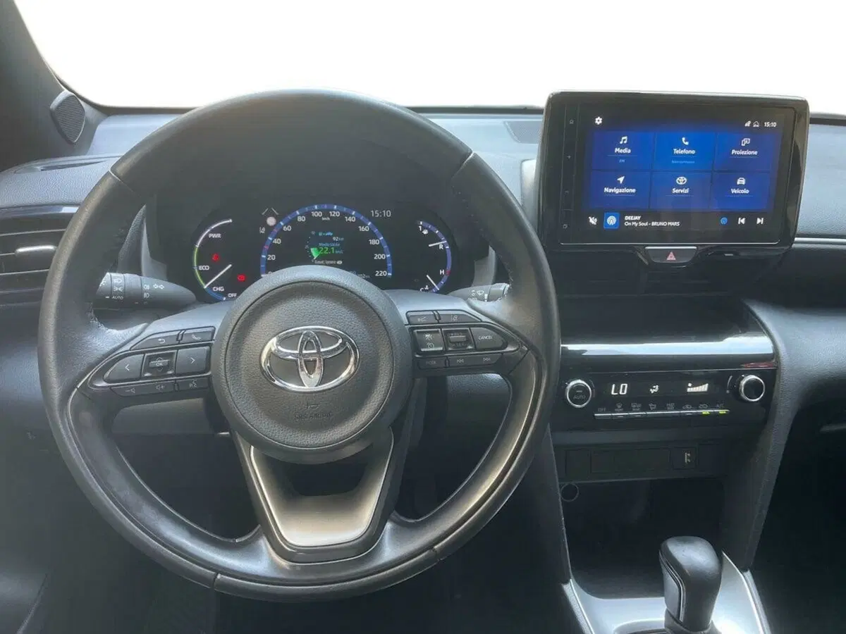 Toyota Yaris Cross usata a Lecco (8)