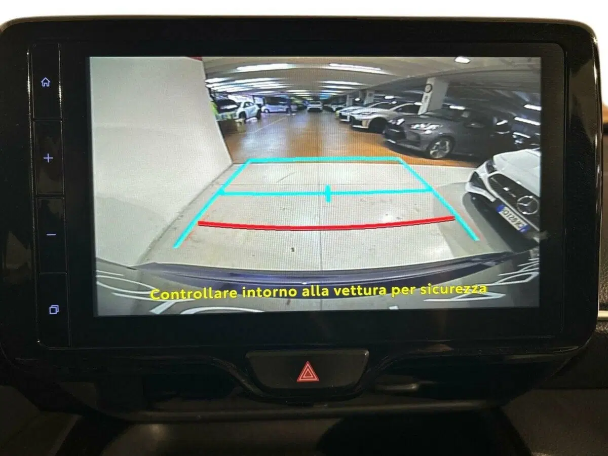Toyota Yaris Cross usata a Lecco (14)