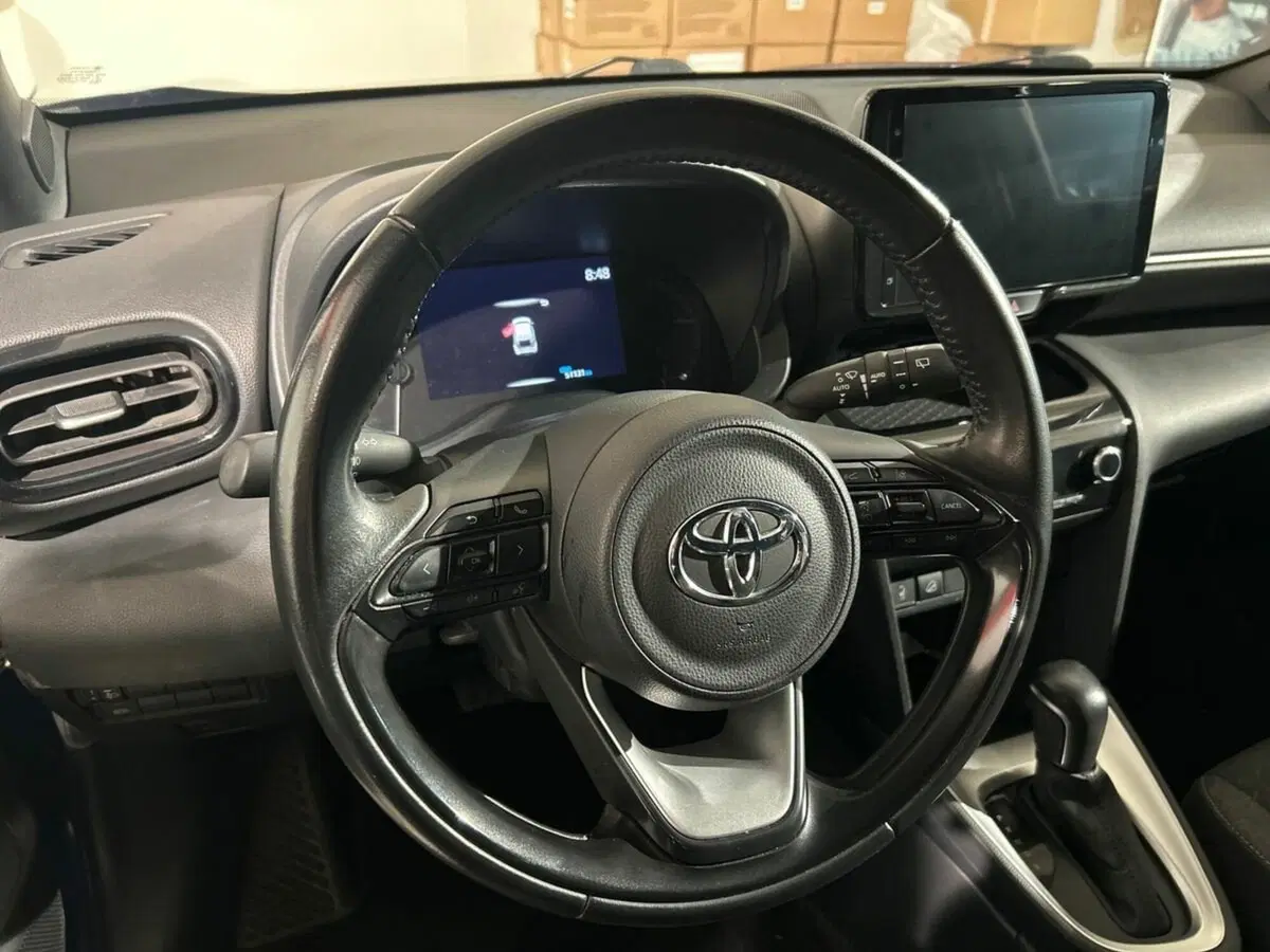 Toyota Yaris Cross usata a Lecco (15)
