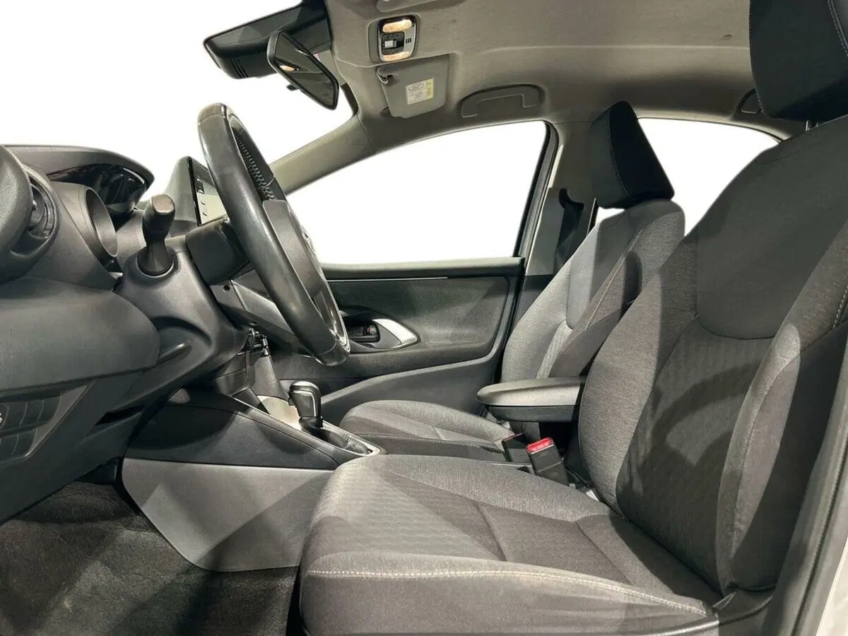 Toyota Yaris usata a Lecco (11)