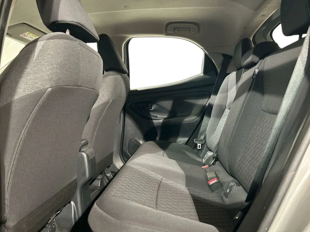 Toyota Yaris usata a Lecco (12)