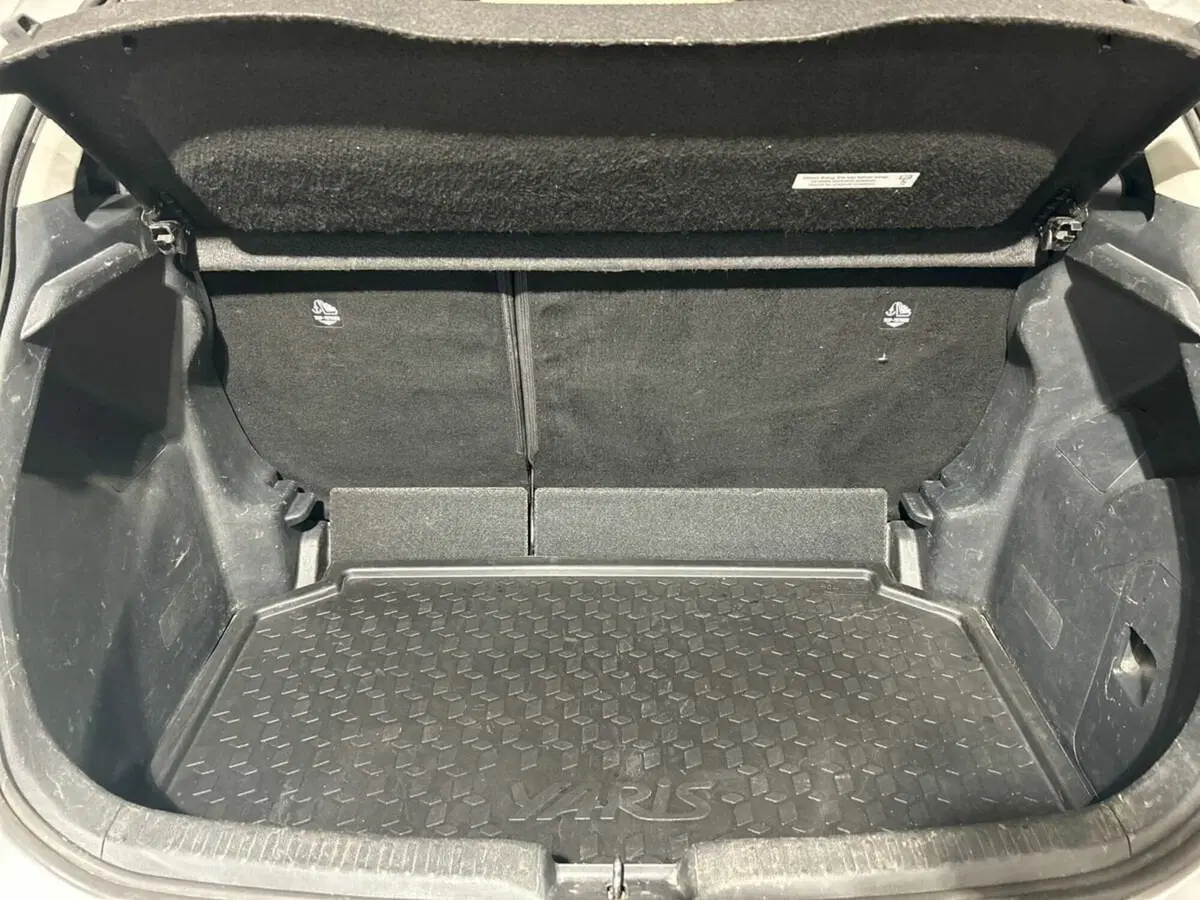 Toyota Yaris usata a Lecco (13)