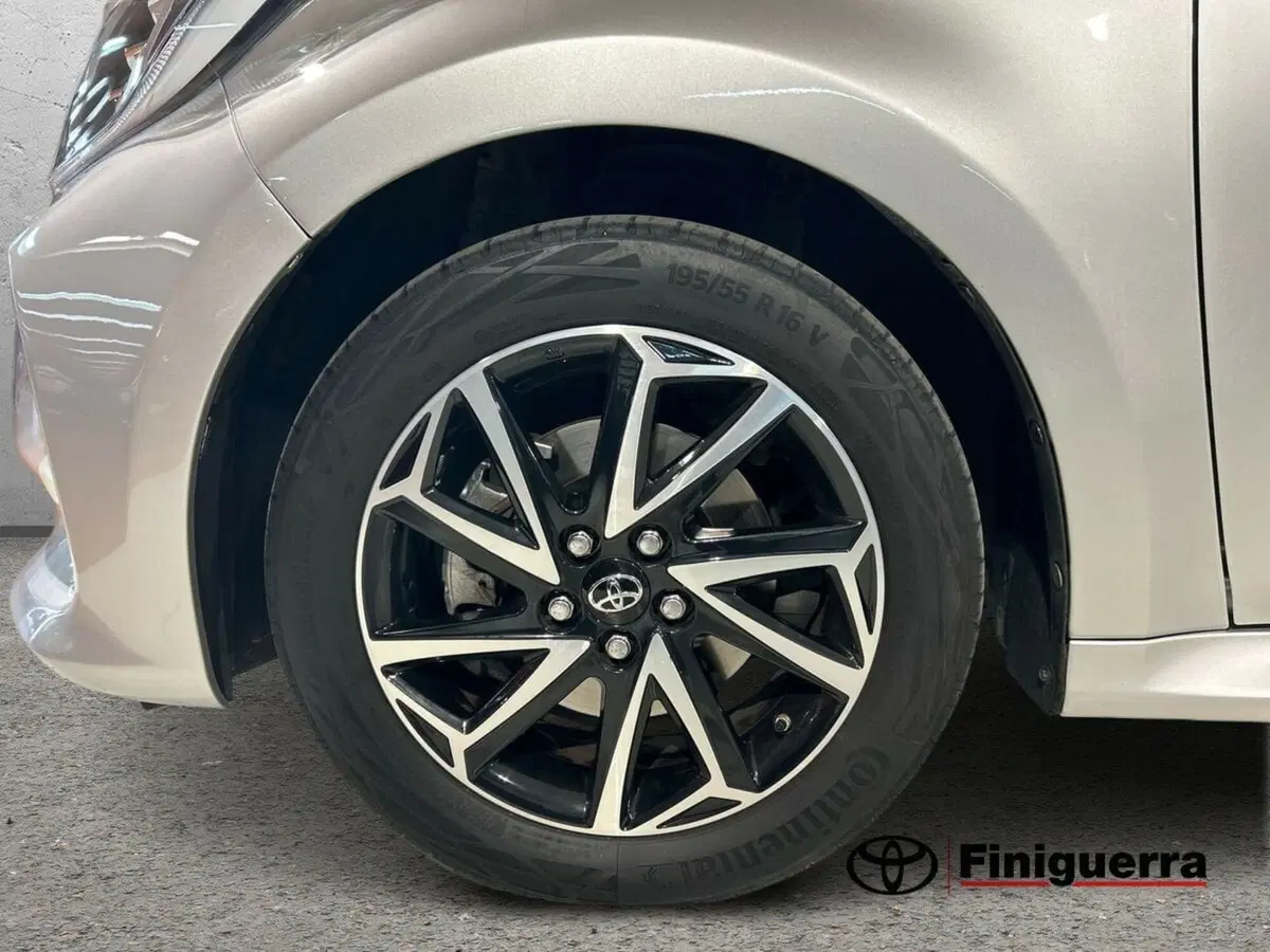 Toyota Yaris usata a Lecco (8)