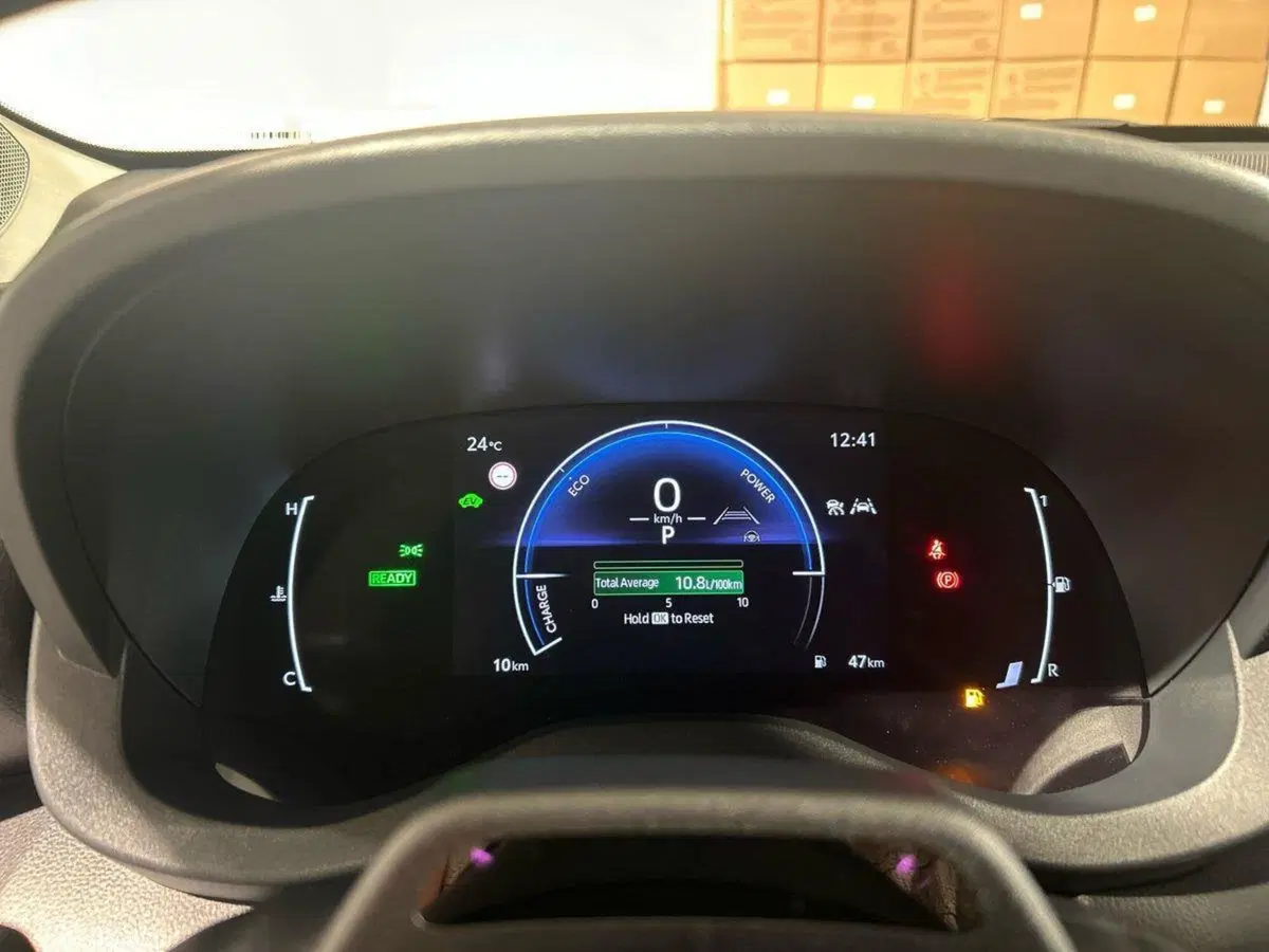 Toyota Yaris nuova a Lecco (9)