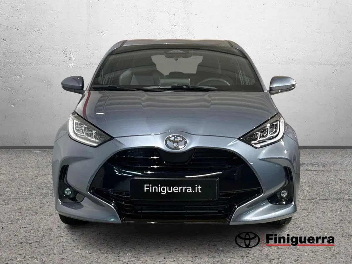 Toyota Yaris nuova a Lecco (2)