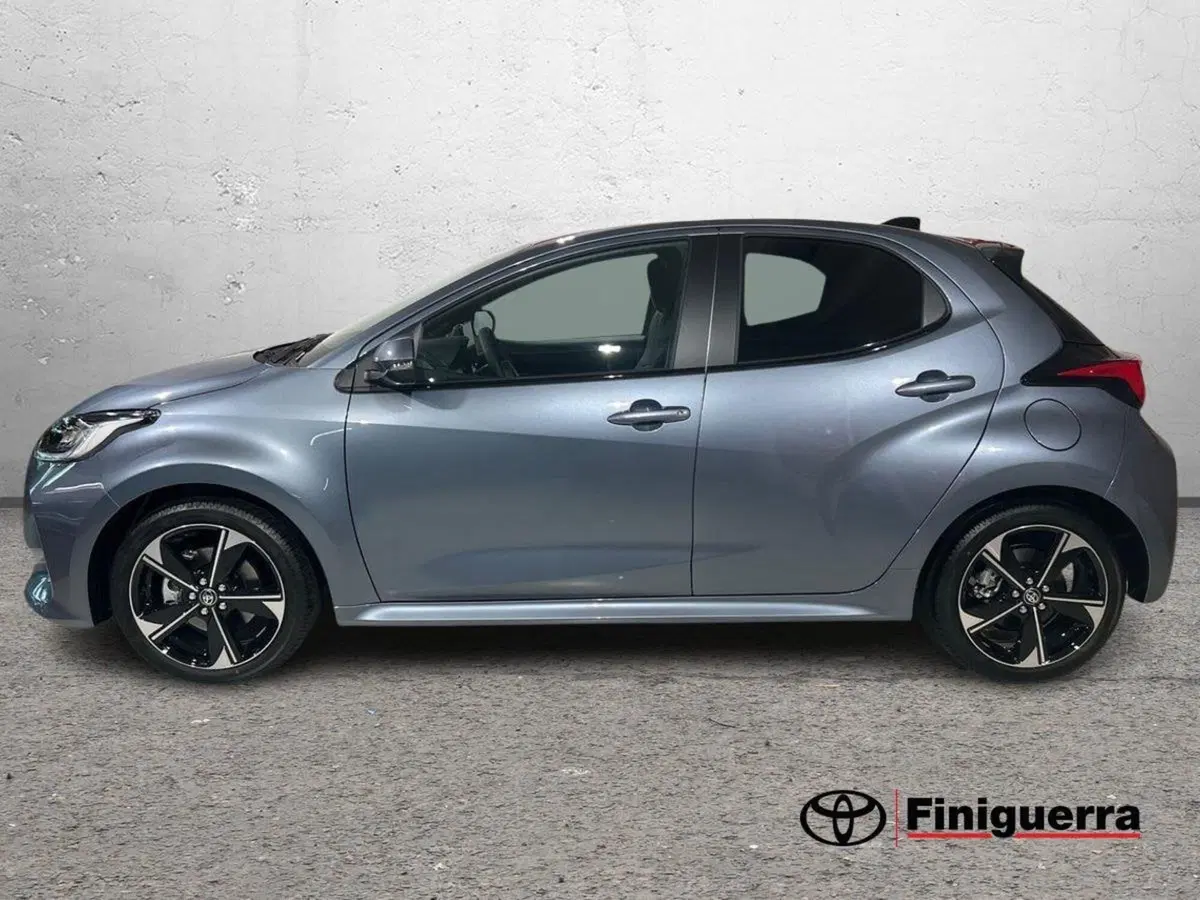 Toyota Yaris nuova a Lecco (6)