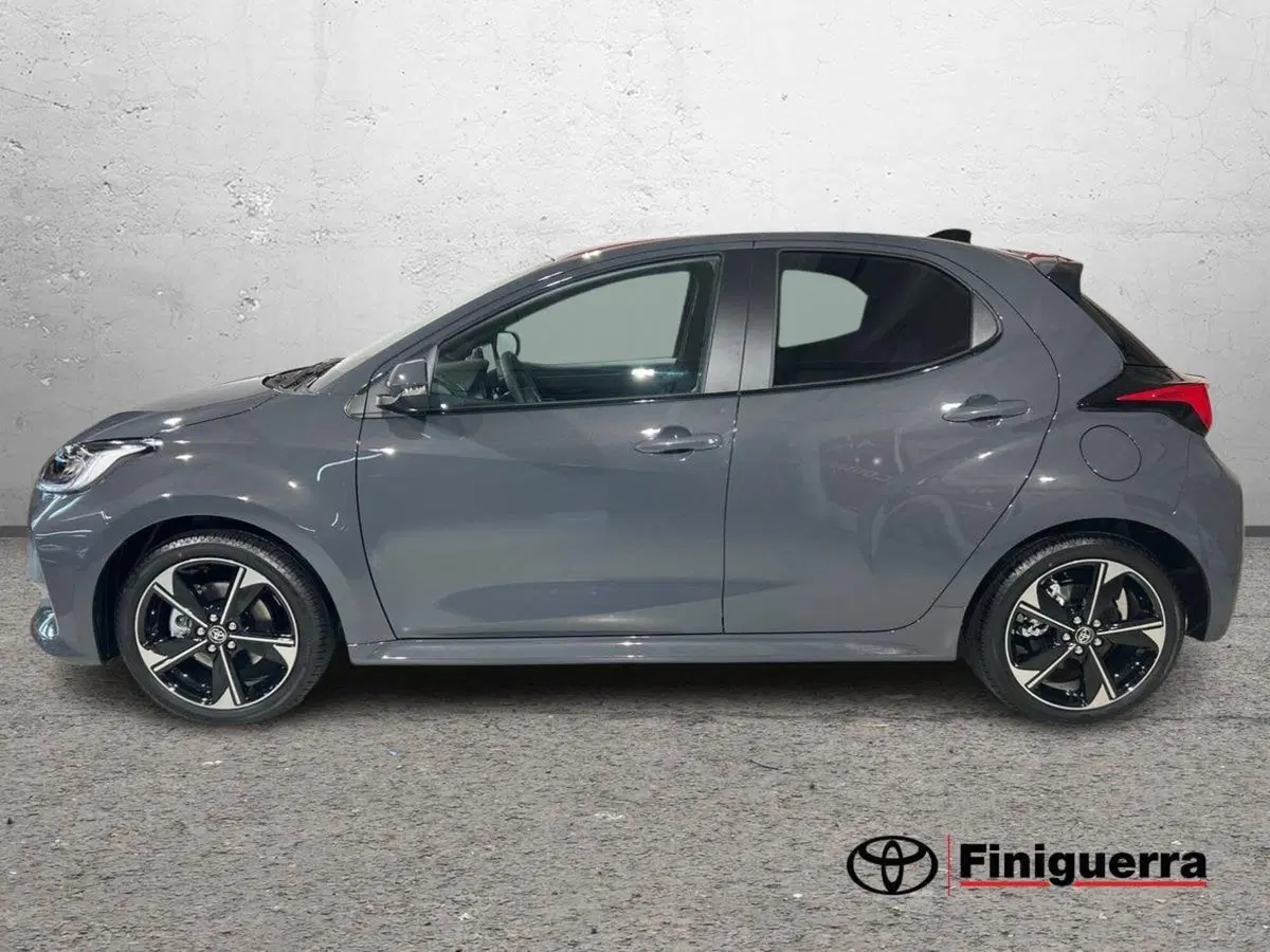 Toyota Yaris nuova a Lecco (6)