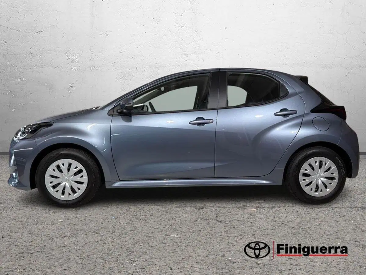 Toyota Yaris nuova a Lecco (6)