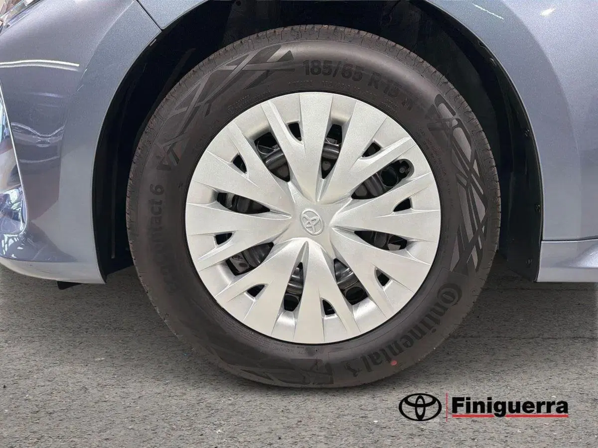 Toyota Yaris nuova a Lecco (7)