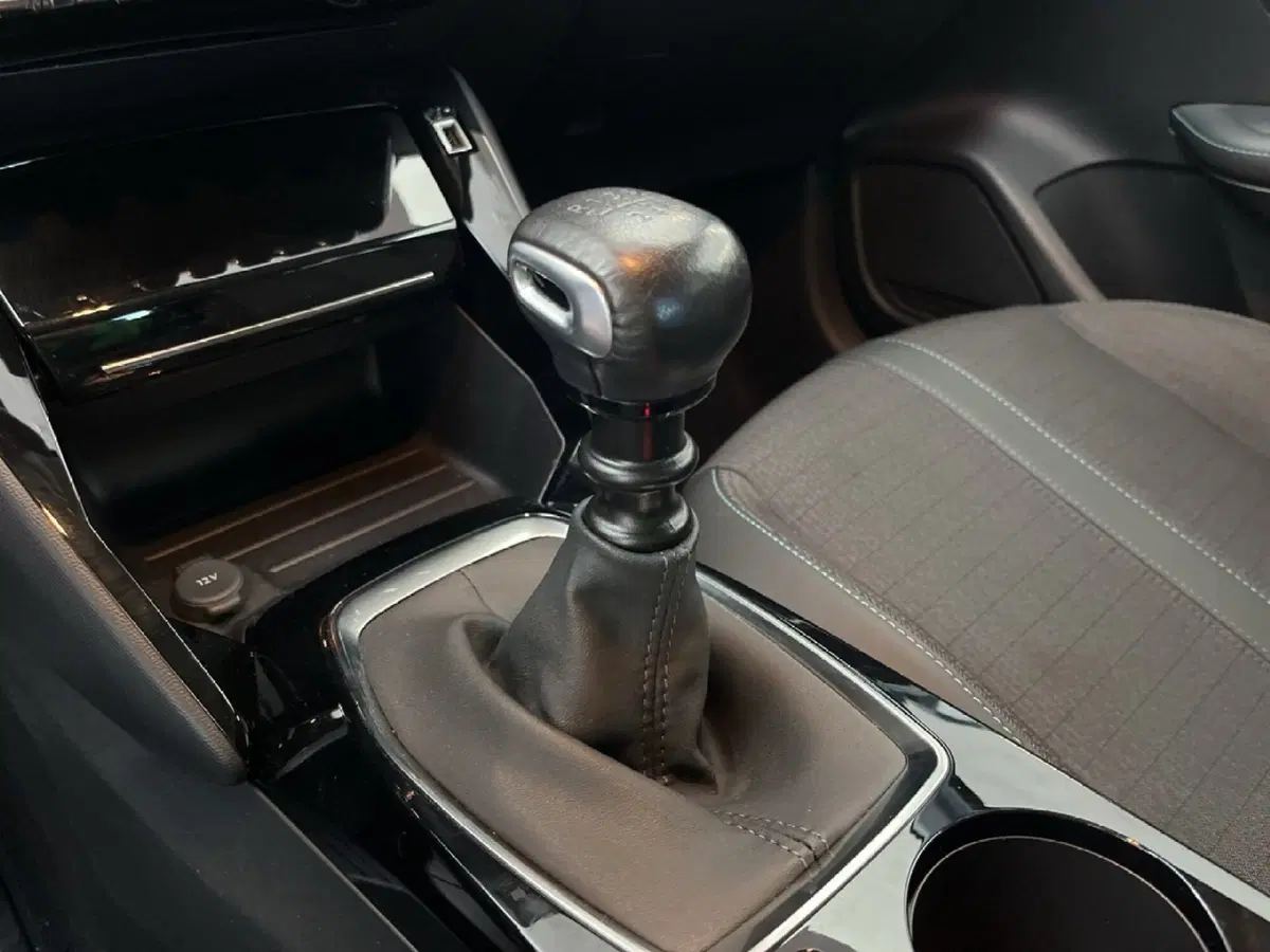 Peugeot 208 usata a Torino (13)