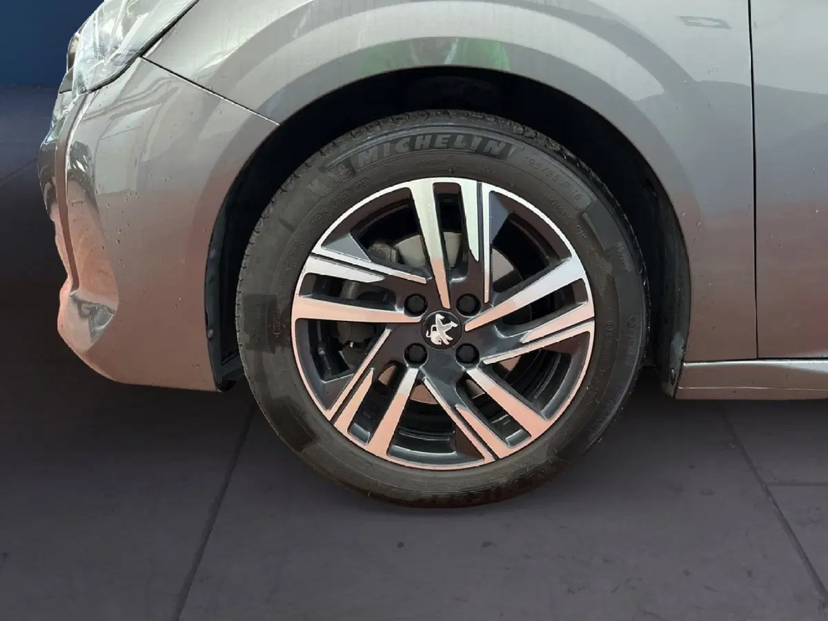 Peugeot 208 usata a Torino (8)