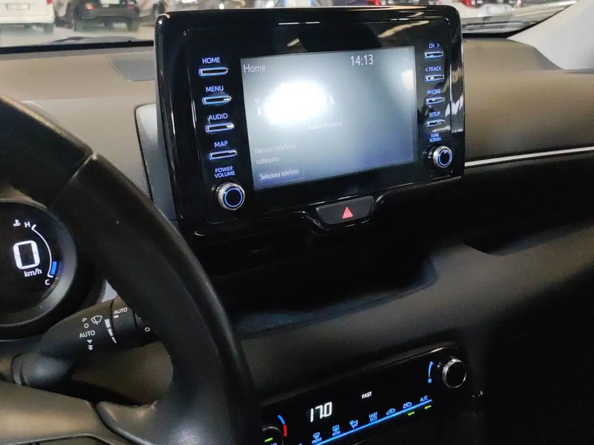 Toyota Yaris usata a Milano (11)