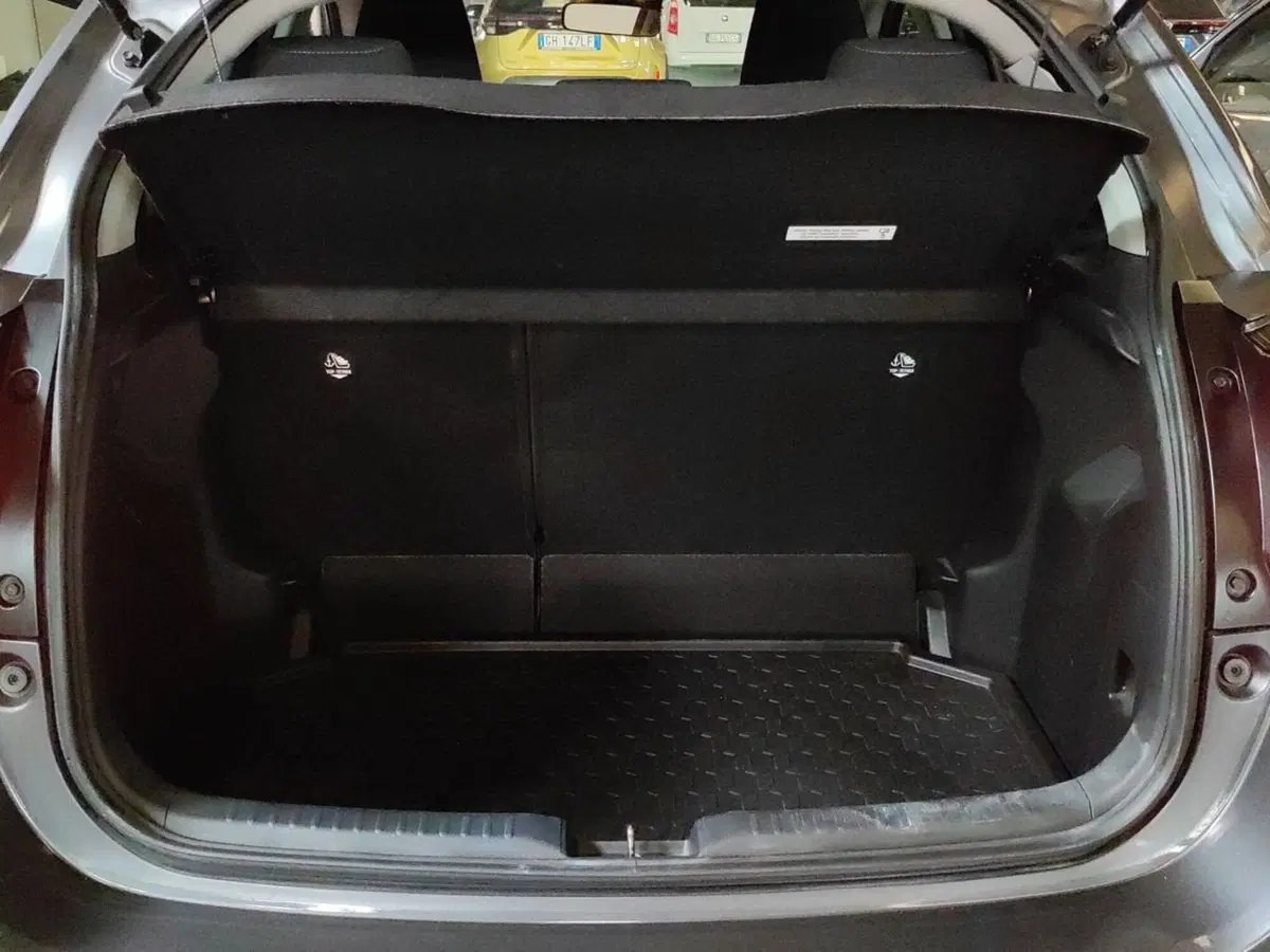 Toyota Yaris usata a Milano (7)