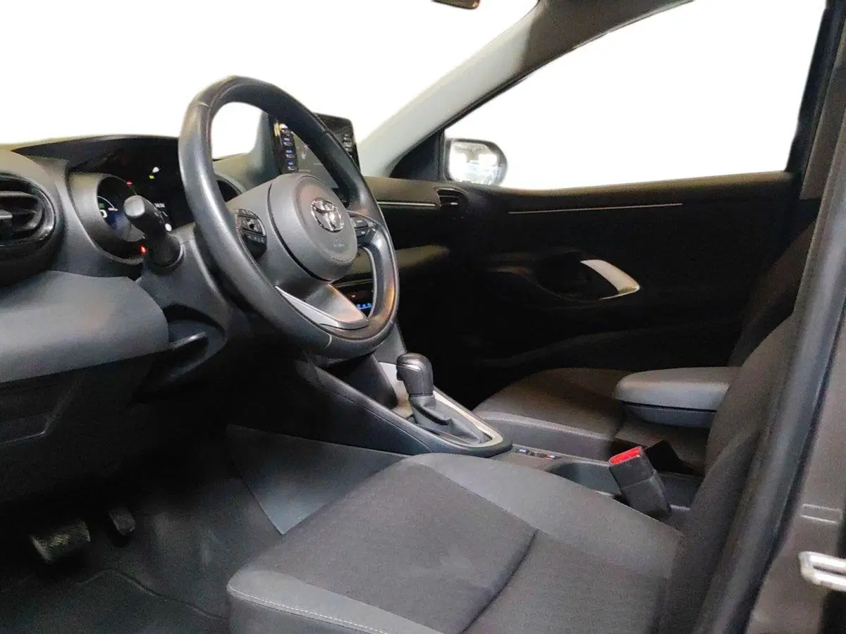 Toyota Yaris usata a Milano (8)