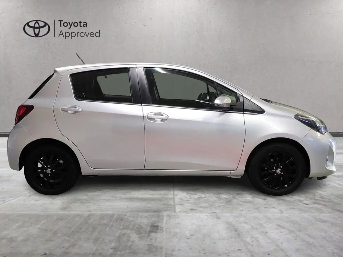 Toyota Yaris usata a Milano (5)